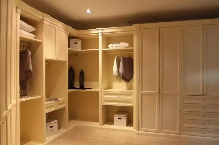 新型生态���柜��品更有利于衣柜企业招�? /></a>	
					</div>
					<div   id=